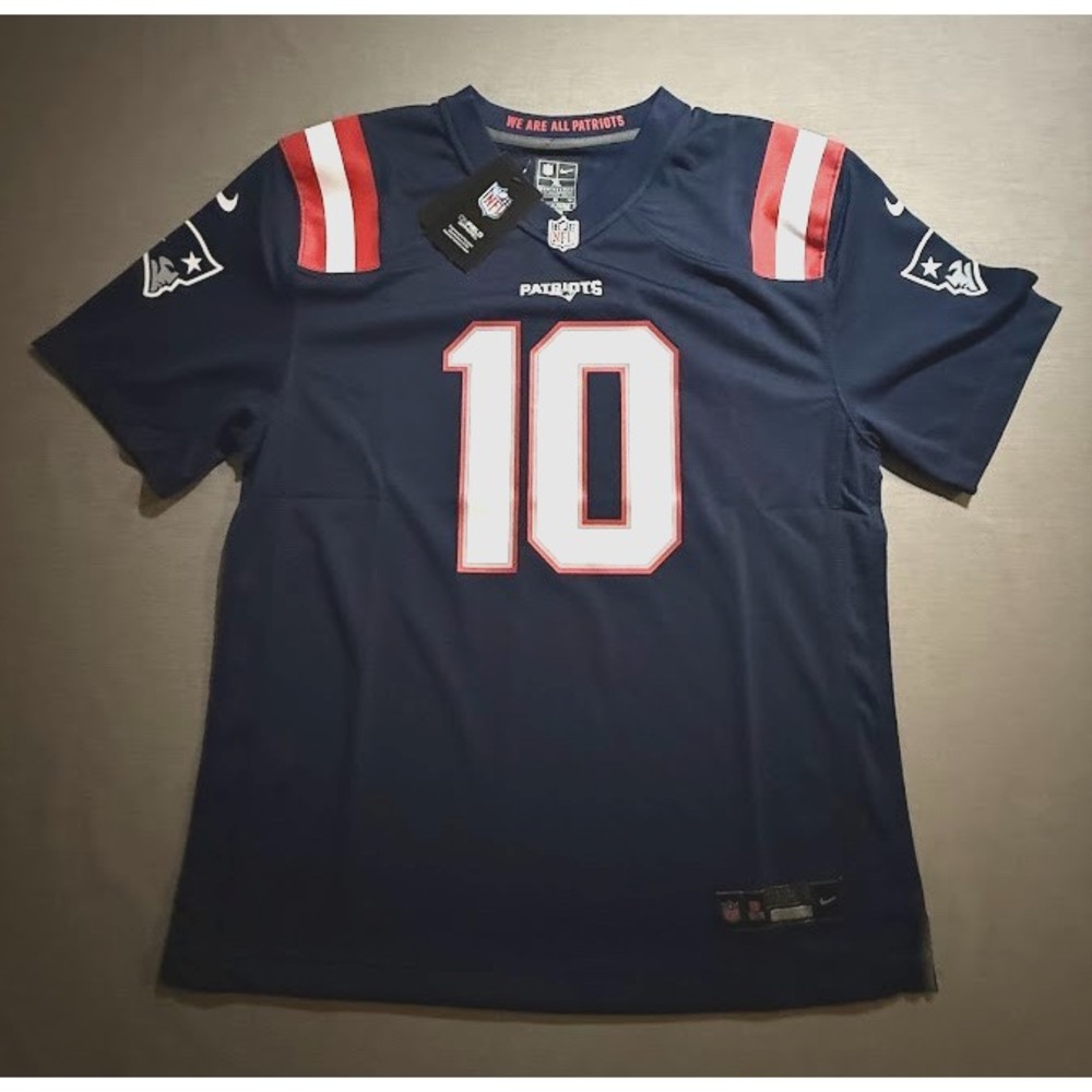 New England Patriots Jones #10 Nike NFLPA Jersey Boys XL Blue Short Sleeve.